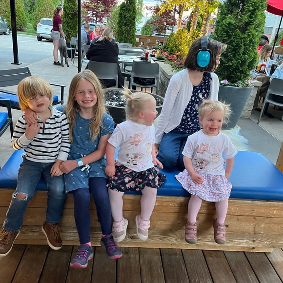 Meet your Posher, Joanie - Picture 6 of 16